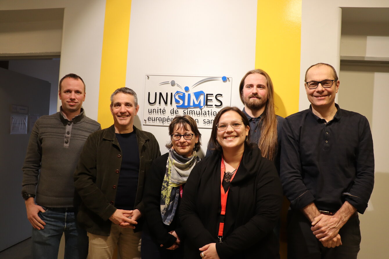 <strong>Equipe permanente de l'UNISIMES</strong> <br> <em>De gauche à droite : Victor Gasia, Pierre Vidailhet, Corinne Stock, Lucile Oueslati, Vincent Droetto et Gilles Mahoudeau</em> Equipe permanente de l'UNISIMES