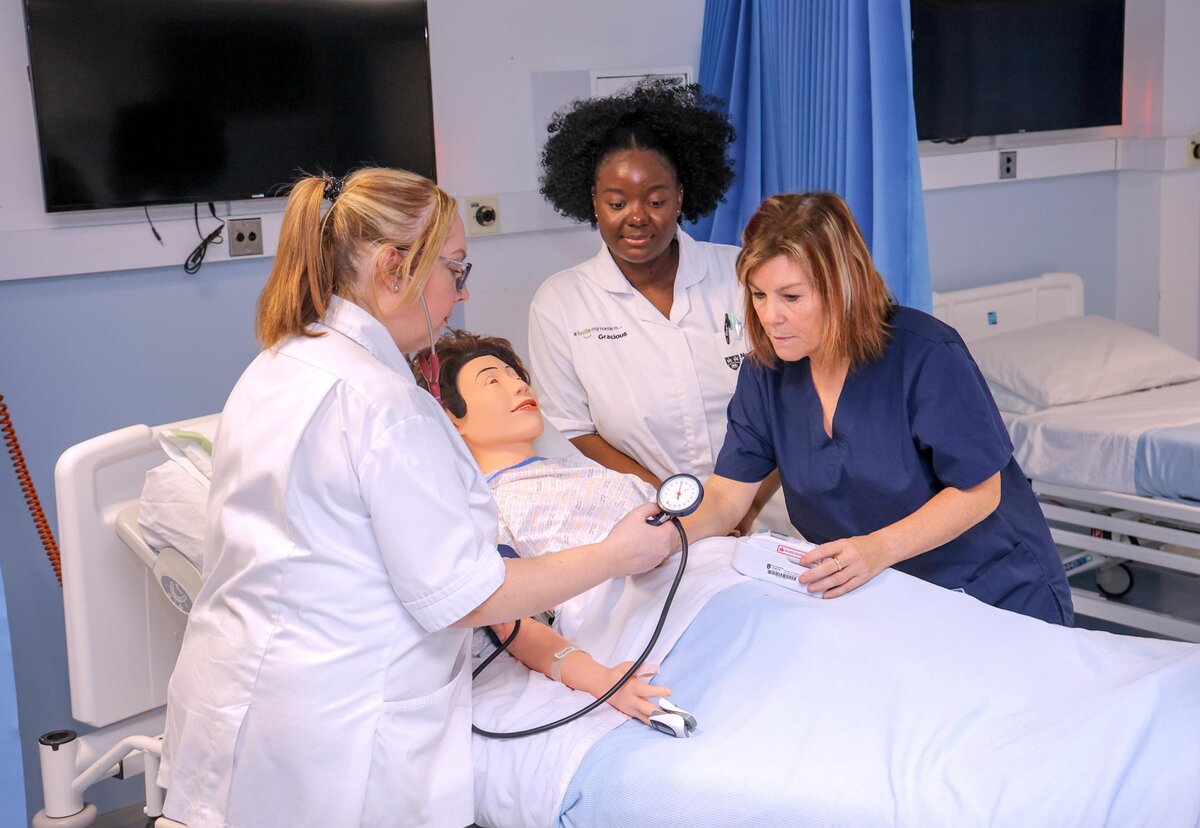 Au Royaume-Uni, le National Health Service (NHS) place la simulation au coeur du système de santé