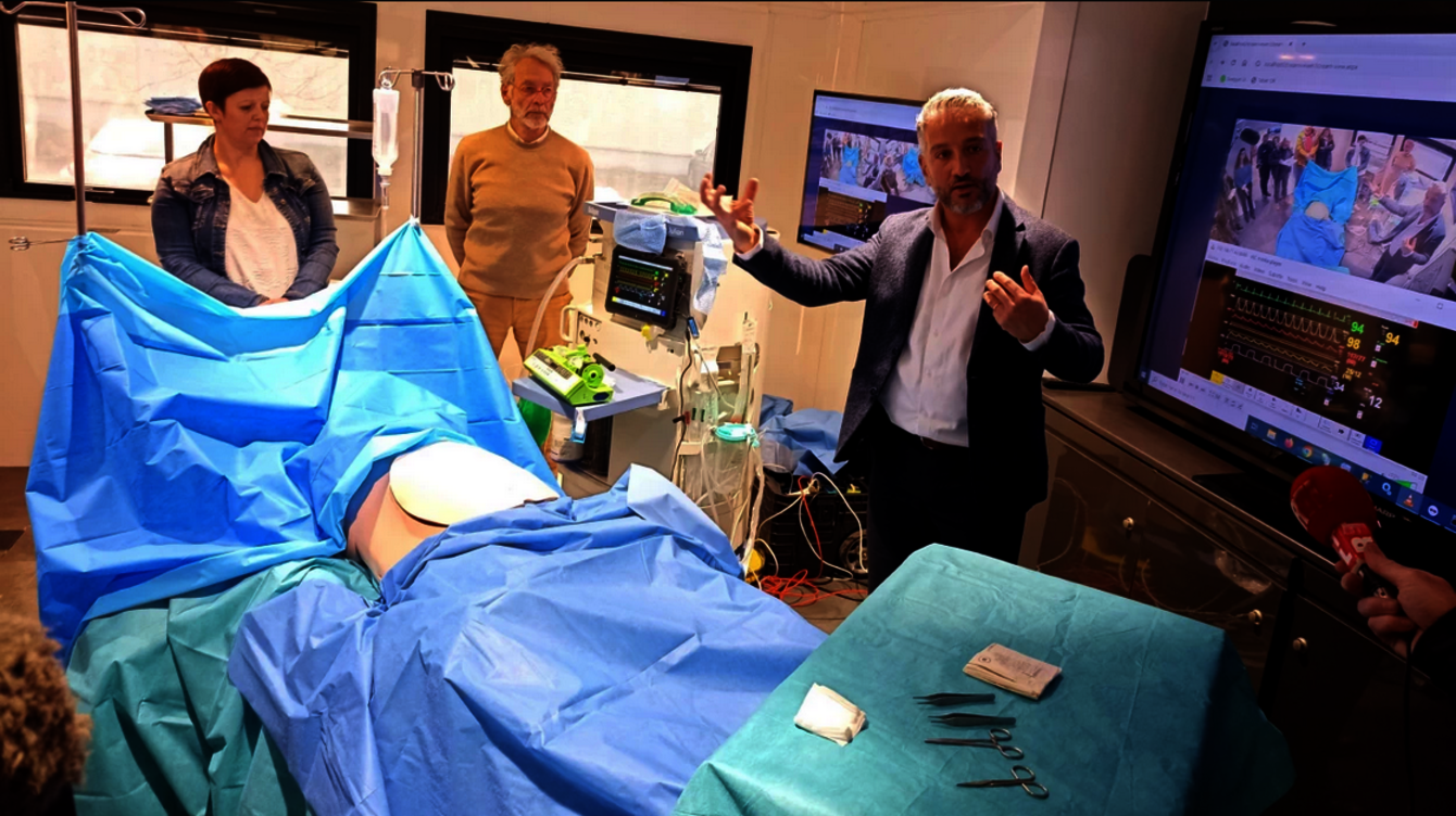 En Isère, départ d'un centre de formation mobile pour les professionnels de santé