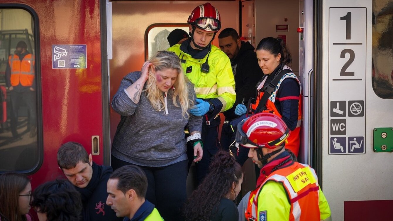 Simulation à grande échelle d’un train accidenté sur le site de la Gare d’Ettelbruck