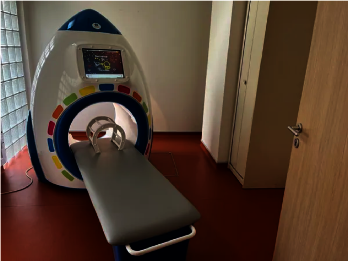 L'hôpital du Mans se dote d'un simulateur d'IRM pour enfant en forme de fusée