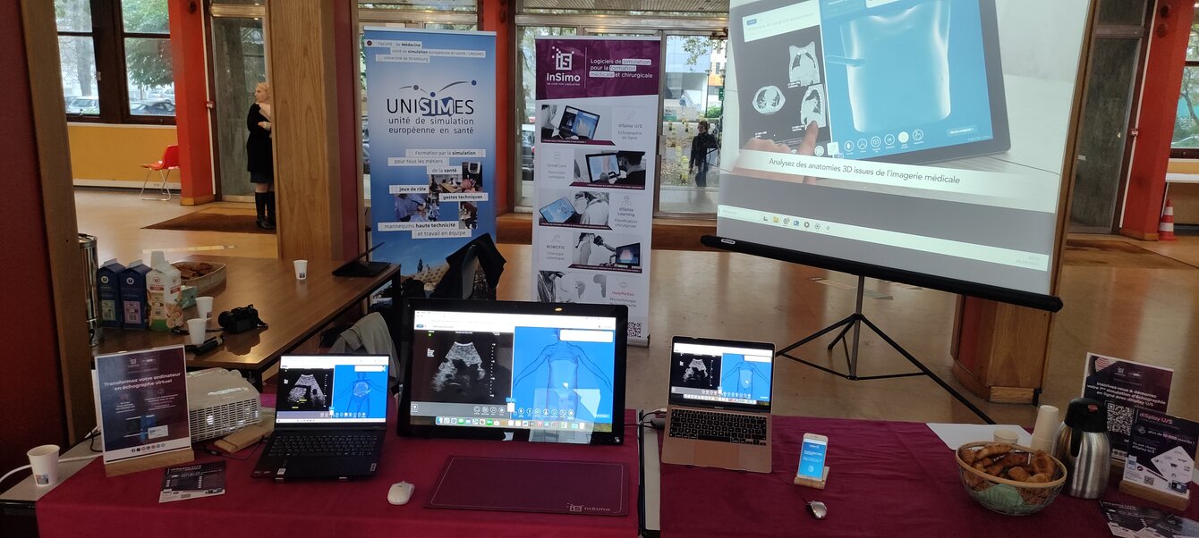 <strong>Stand de présentation d'InSimo</strong> Stand de présentation d'InSimo